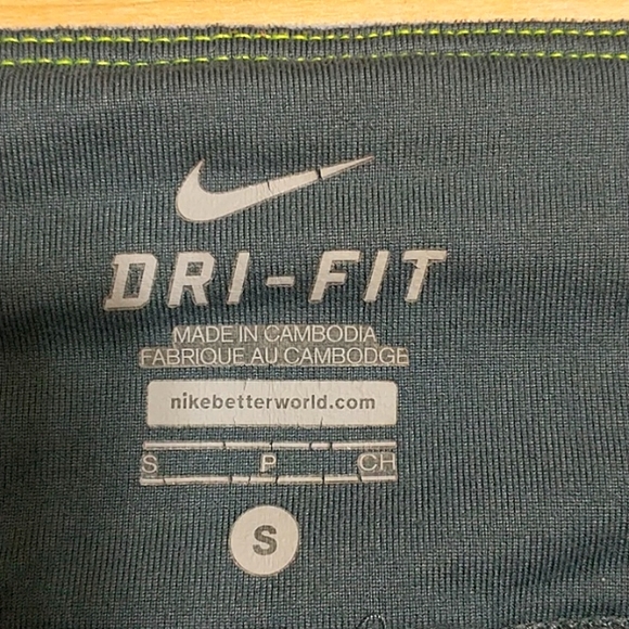 Nike shorts - Picture 4 of 5